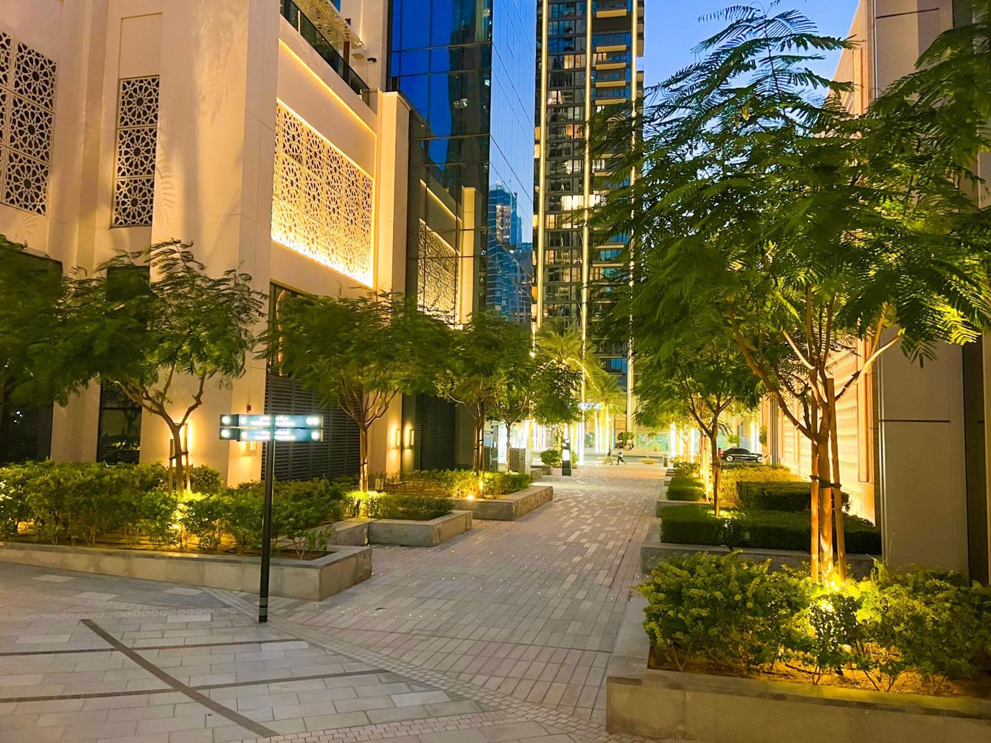 Downtown Luxury - Stunning Burj Khalifa & Sea View - 5 Minutes Walk To Dubai Mall Exteriör bild
