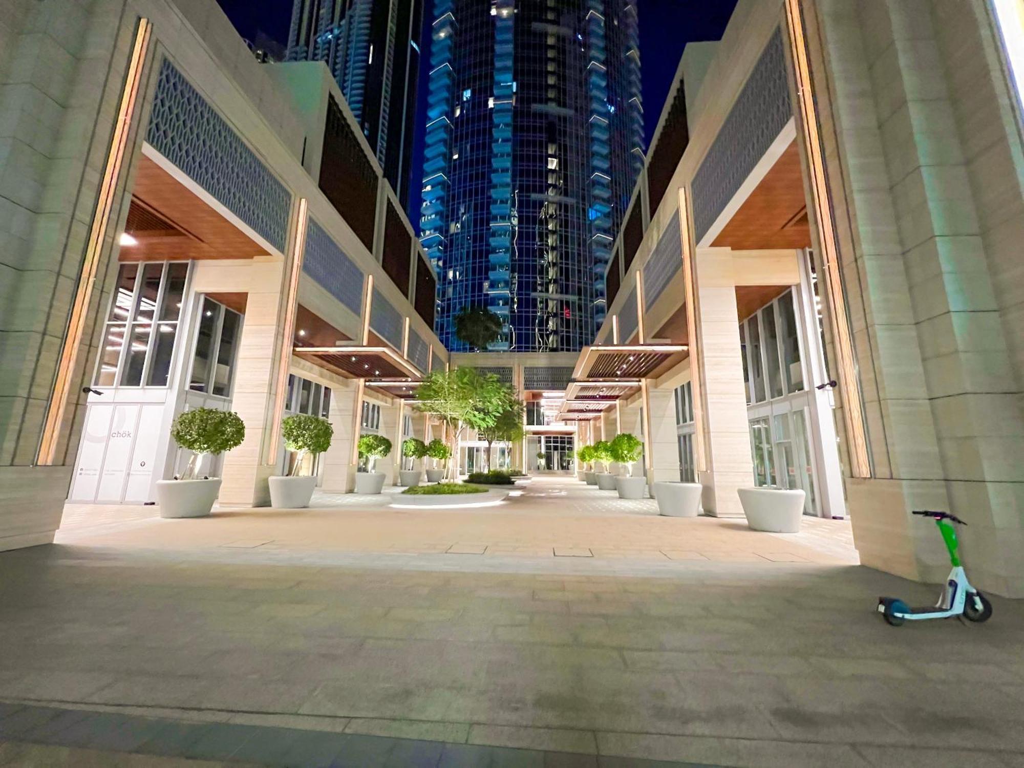 Downtown Luxury - Stunning Burj Khalifa & Sea View - 5 Minutes Walk To Dubai Mall Exteriör bild