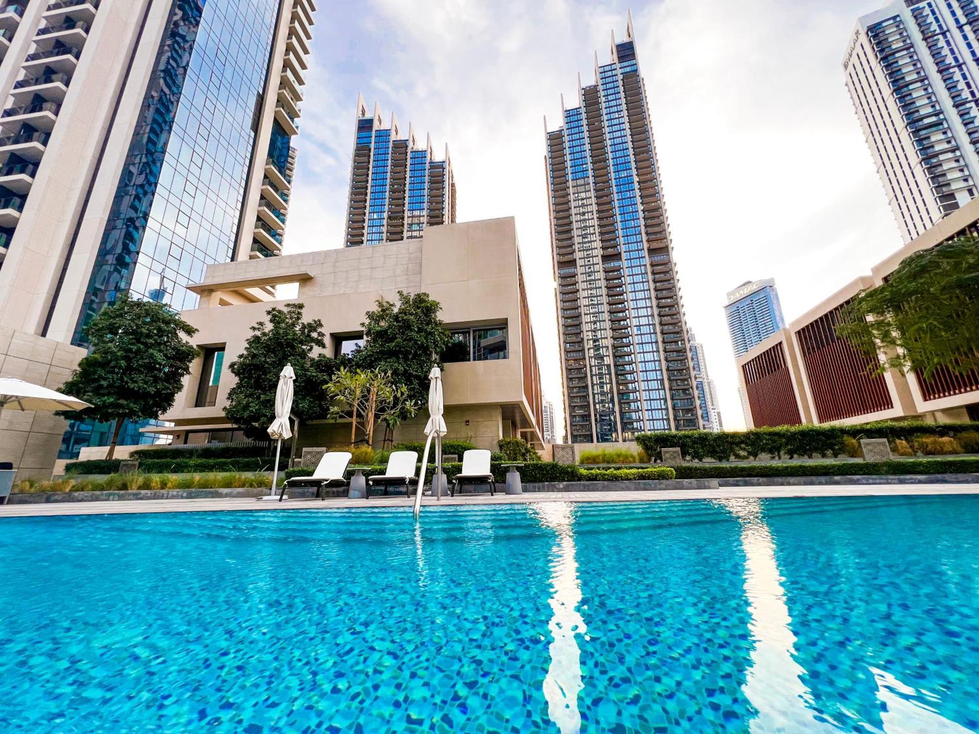 Downtown Luxury - Stunning Burj Khalifa & Sea View - 5 Minutes Walk To Dubai Mall Exteriör bild