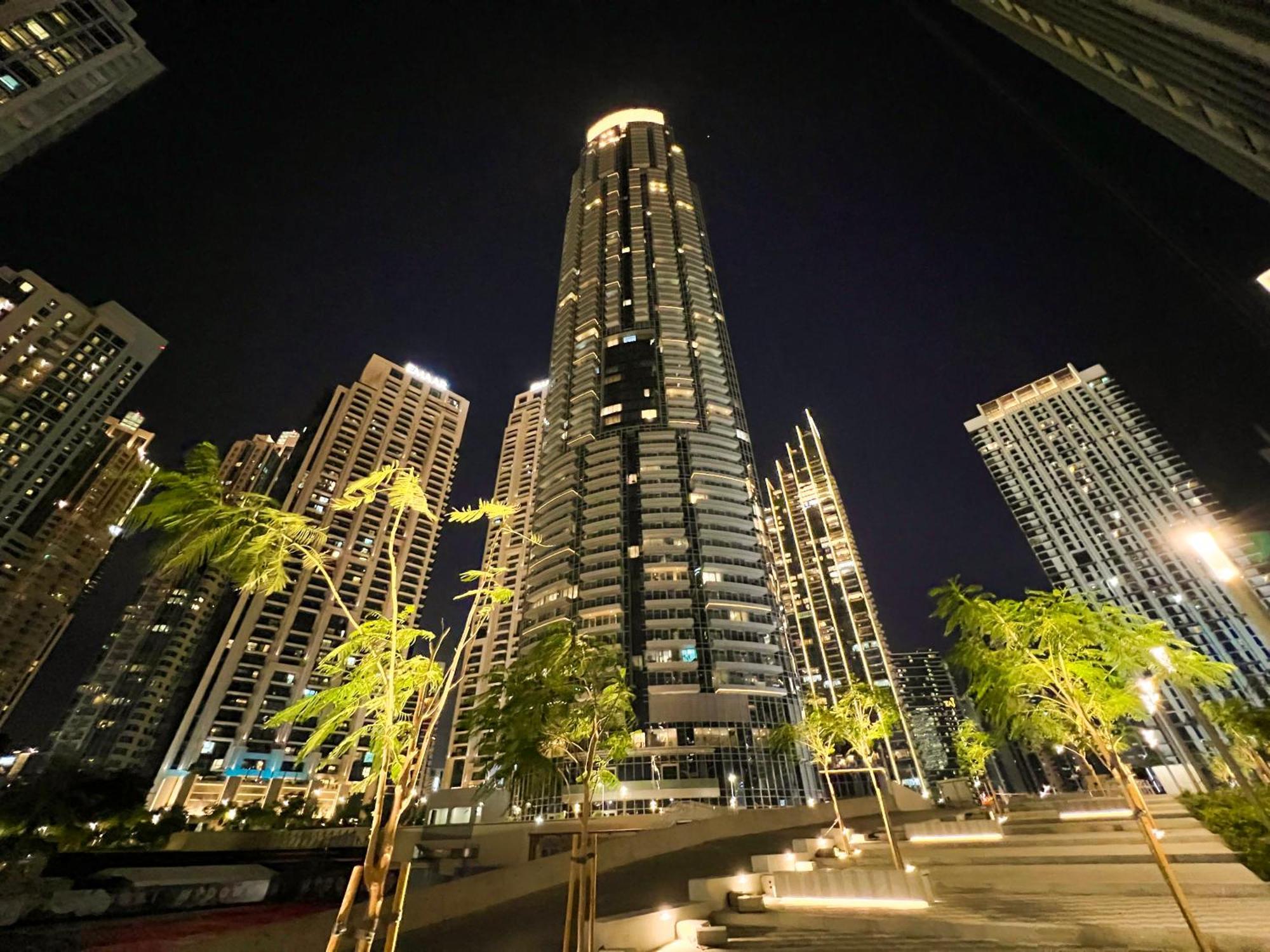 Downtown Luxury - Stunning Burj Khalifa & Sea View - 5 Minutes Walk To Dubai Mall Exteriör bild