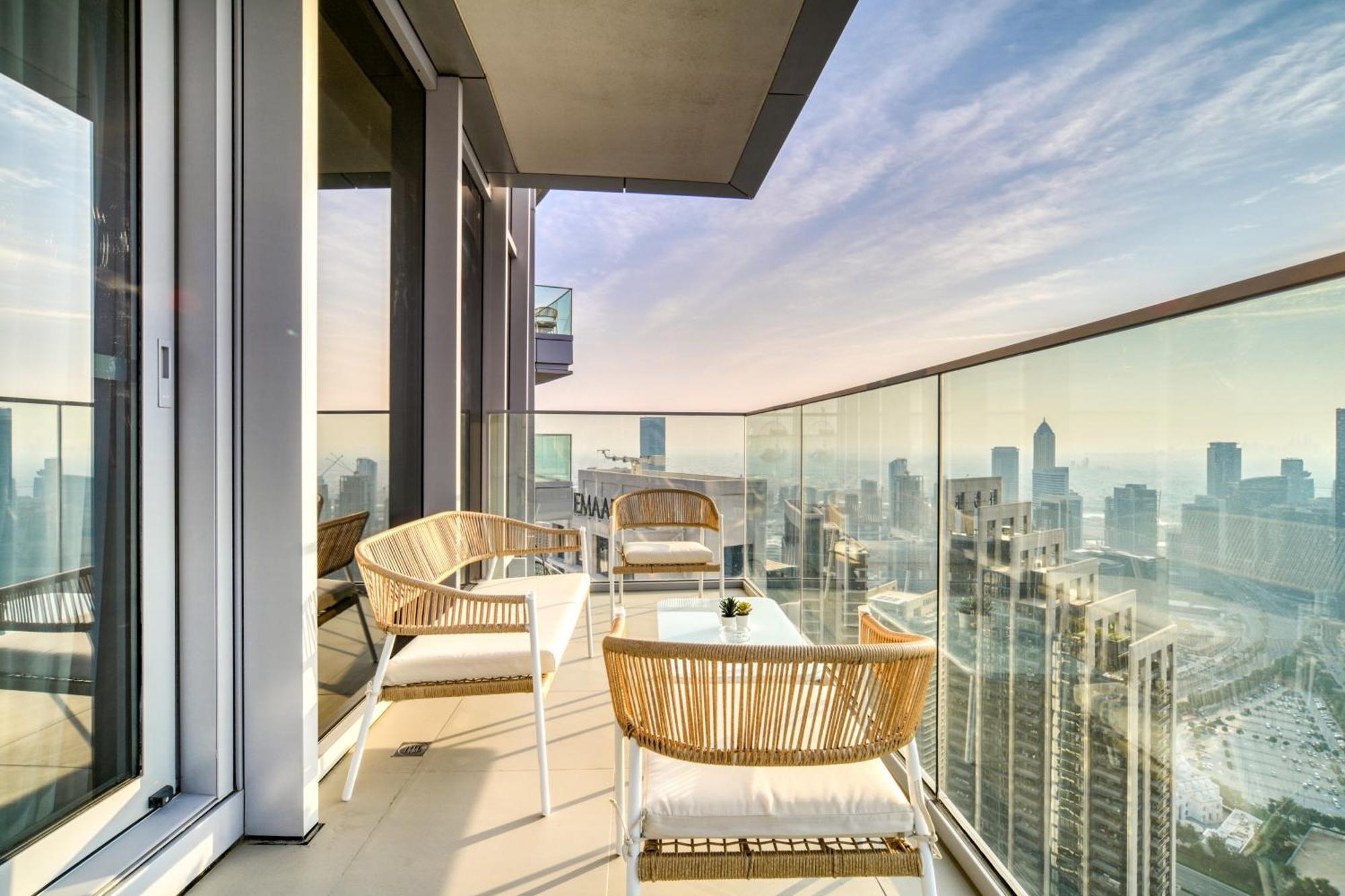 Downtown Luxury - Stunning Burj Khalifa & Sea View - 5 Minutes Walk To Dubai Mall Exteriör bild