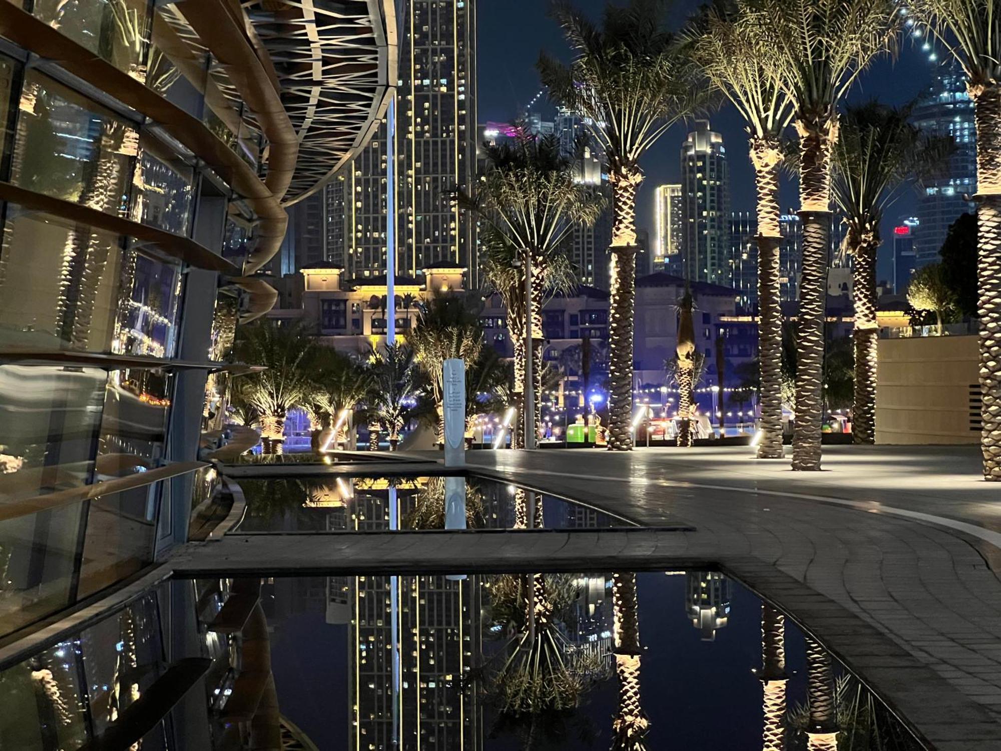 Downtown Luxury - Stunning Burj Khalifa & Sea View - 5 Minutes Walk To Dubai Mall Exteriör bild